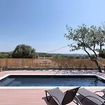 Senorita Vila Pula